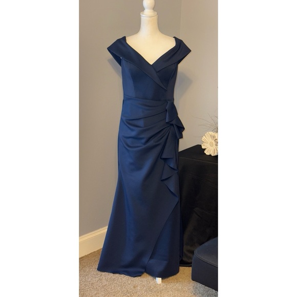 Xcape Scuba crepe Off The Shoulder Gown - Picture 1 of 9
